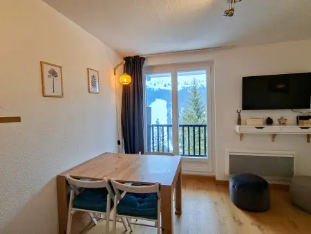 Studio rénové confortable, proche pistes et commerces, balcon - Photo 3