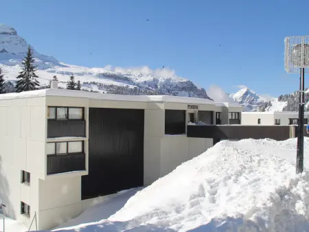 Studio rénové confortable, proche pistes et commerces, balcon - Photo 15