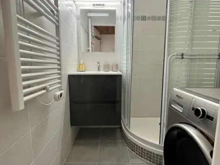 Studio rénové avec cabine et balcon au centre de Flaine - Photo 5