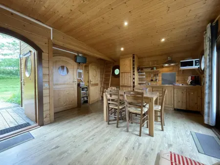 Chalet en bois dans nature, animaux admis, WiFi, Gite 4 personnes à Écouves - Photo 2