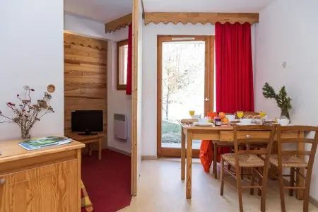L'Ecrin des Neiges 1, Chalet en France avec Balcon et Charme Naturel - Photo 9