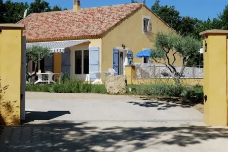 La Cheneraie, Villa spacieuse avec piscine privée en Provence - Photo 2