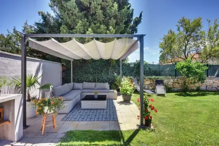 Villa Entini, Villa à Pula près de Plage avec Piscine - Photo 5