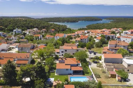Villa Entini, Villa à Pula près de Plage avec Piscine - Photo 6