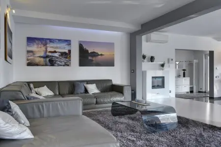 Villa Entini, Villa à Pula près de Plage avec Piscine - Photo 16