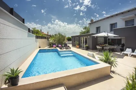 Zoya, Maison à Ližnjan avec piscine privée - Photo 3