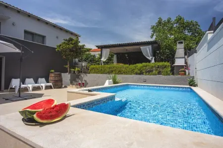 Zoya, Maison à Ližnjan avec piscine privée - Photo 4