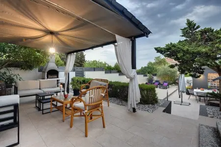 Zoya, Maison à Ližnjan avec piscine privée - Photo 17