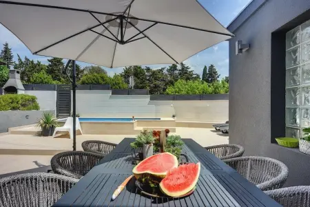 Zoya, Maison à Ližnjan avec piscine privée - Photo 19