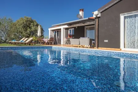 Villa Rubini, Villa à Rovinj avec piscine et jacuzzi - Photo 8