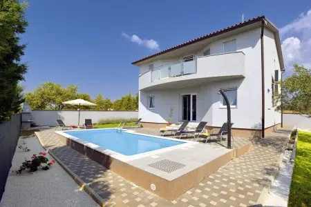 Villa Amber, Maison de Vacances Vodnjan près Plage - Photo 2