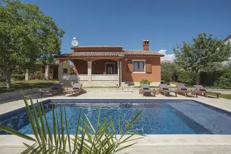 Villa Maria Betiga, Villa à Peroj avec Piscine & Proche Plage - Photo 2