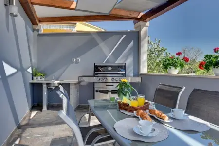 Villa Sunny Home, Maison à Galižana avec piscine et plage - Photo 5