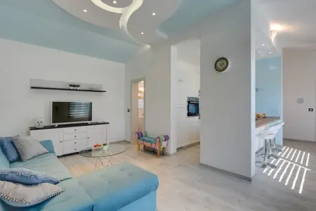 Villa Sunny Home, Maison à Galižana avec piscine et plage - Photo 7
