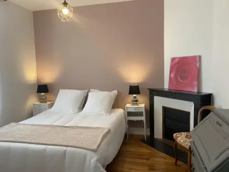 Maison rénovée à Moulins avec jardin et véranda - Photo 3