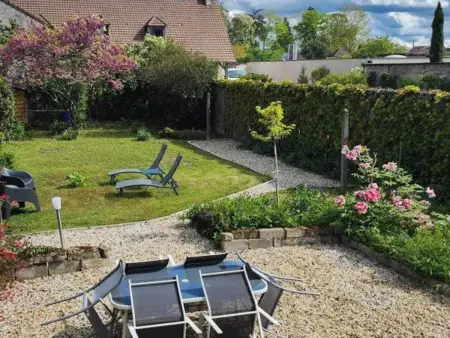 Maison rénovée à Moulins avec jardin et véranda - Photo 18