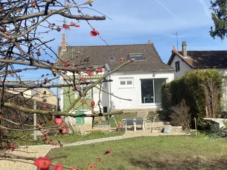 Maison rénovée à Moulins avec jardin et véranda - Photo 21