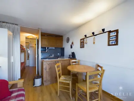 Studio Sud 4 pers, balcon, à 50m des pistes et 200m des commerces, idéal pour familles - Photo 1