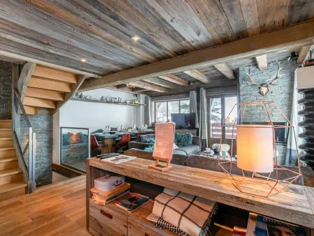 Appartement-chalet de standing avec cheminée et hammam, idéalement situé sur le front de neige de Val d'Isère - Photo 6