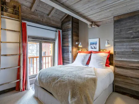 Appartement-chalet de standing avec cheminée et hammam, idéalement situé sur le front de neige de Val d'Isère - Photo 8