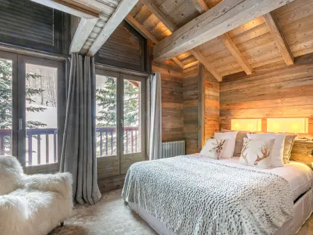 Appartement-chalet de standing avec cheminée et hammam, idéalement situé sur le front de neige de Val d'Isère - Photo 9