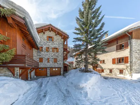 Appartement-chalet de standing avec cheminée et hammam, idéalement situé sur le front de neige de Val d'Isère - Photo 16