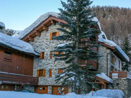 Appartement-chalet de standing avec cheminée et hammam, idéalement situé sur le front de neige de Val d'Isère - Photo 20