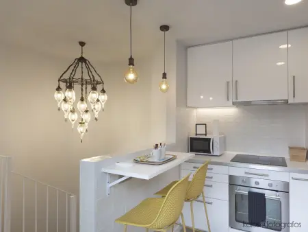 Appartement moderne avec terrasse, baignoire et TV proche de la Méditerranée - Photo 3