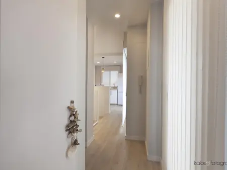 Appartement moderne avec terrasse, baignoire et TV proche de la Méditerranée - Photo 5