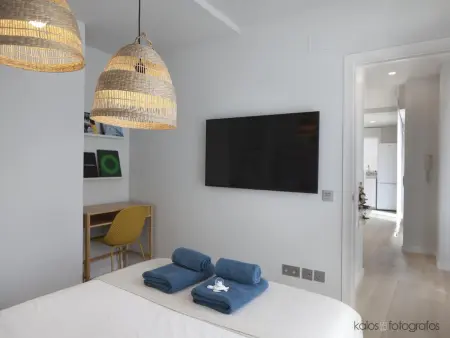 Appartement moderne avec terrasse, baignoire et TV proche de la Méditerranée - Photo 10