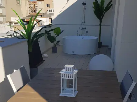 Appartement moderne avec terrasse, baignoire et TV proche de la Méditerranée - Photo 20