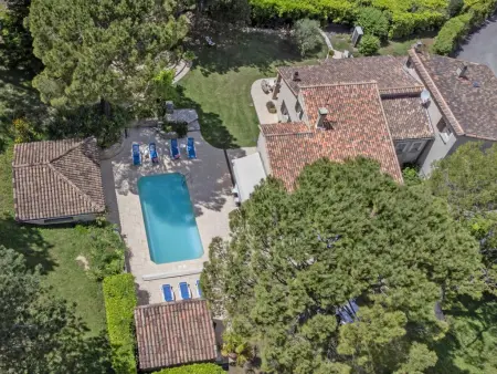 Liodrey, Maison familiale élégante avec piano et piscine - Photo 1