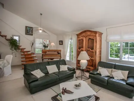 Liodrey, Maison familiale élégante avec piano et piscine - Photo 24
