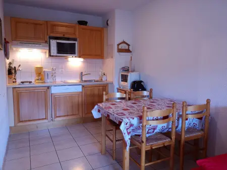 Appartement cosy avec terrasse - 6 pers, proche pistes et commerces, parking inclus - Photo 2
