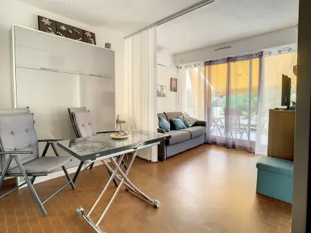 Studio lumineux avec terrasse, climatisé, proche port & plage, parking privé - Photo 4
