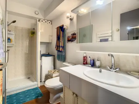 Studio lumineux avec terrasse, climatisé, proche port & plage, parking privé - Photo 6