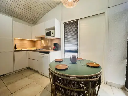 Appartement 2P5C à Lumio avec Clim, Parking et Terrasse à 100m de la Plage - Photo 8
