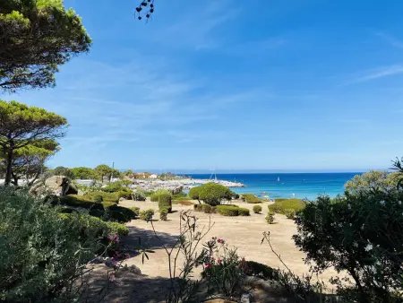 Appartement 2P5C à Lumio avec Clim, Parking et Terrasse à 100m de la Plage - Photo 12