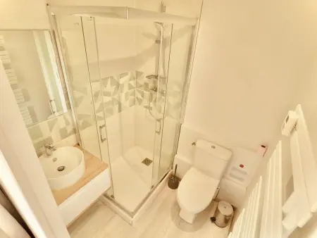 Appartement spacieux 10 personnes avec wifi et parking à Courchevel - Photo 7