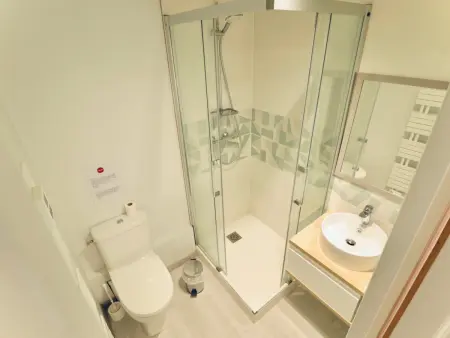 Appartement spacieux 10 personnes avec wifi et parking à Courchevel - Photo 10