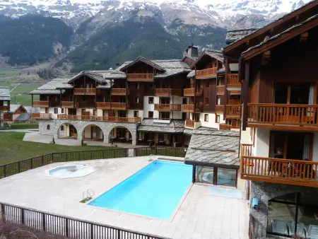 Appartement cosy 4 pers. au pied des pistes avec piscine et parking - Photo 9