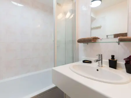 Appartement calme avec jardin/terrasse, à 5 min du centre, 6 pers, parking privé, navette gratuite. - Photo 7