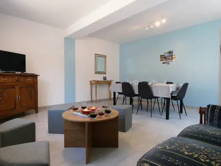 Maison rénovée avec jardin, 3 chambres, à 10 min de Chartres, idéale pour familles et escapades romantiques - Photo 1