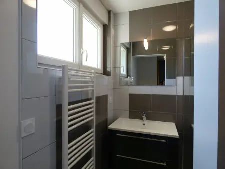 Maison rénovée avec jardin, 3 chambres, à 10 min de Chartres, idéale pour familles et escapades romantiques - Photo 12