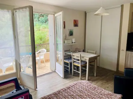 Studio ensoleillé avec balcon et parking - WiFi inclus - Centre-ville Amélie-les-Bains - Photo 6
