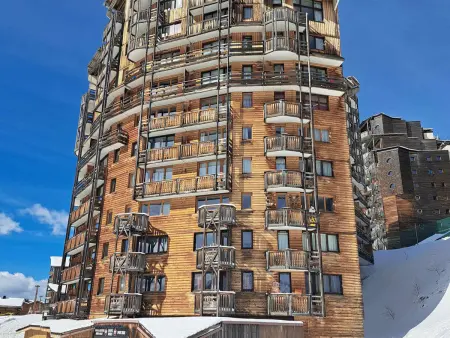 Charmant 2 pièces rénové, internet fibre, balcon, casier à ski, quartier paisible - Photo 12