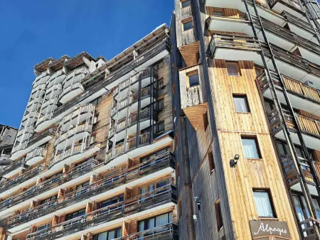 Charmant 2 pièces rénové, internet fibre, balcon, casier à ski, quartier paisible - Photo 13