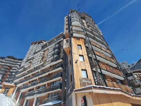 Charmant 2 pièces rénové, internet fibre, balcon, casier à ski, quartier paisible - Photo 14