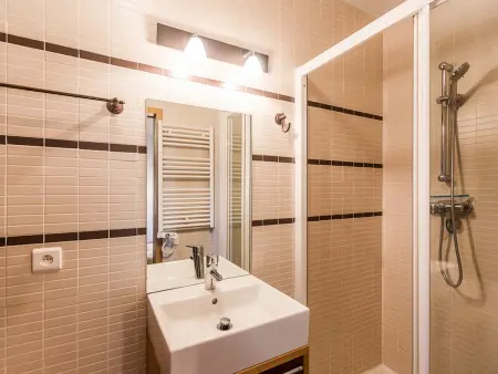 Appartement récent 4 pièces, 2 terrasses, parking couvert, pied des pistes - Photo 6