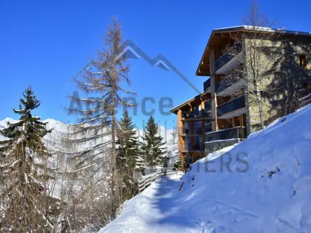 Appartement récent 4 pièces, 2 terrasses, parking couvert, pied des pistes - Photo 8